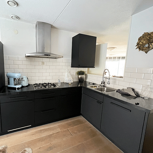 500x500_alleswrappen_2023_0014_keuken-zwart-1 500x500_alleswrappen_2023_0014_keuken-zwart-1